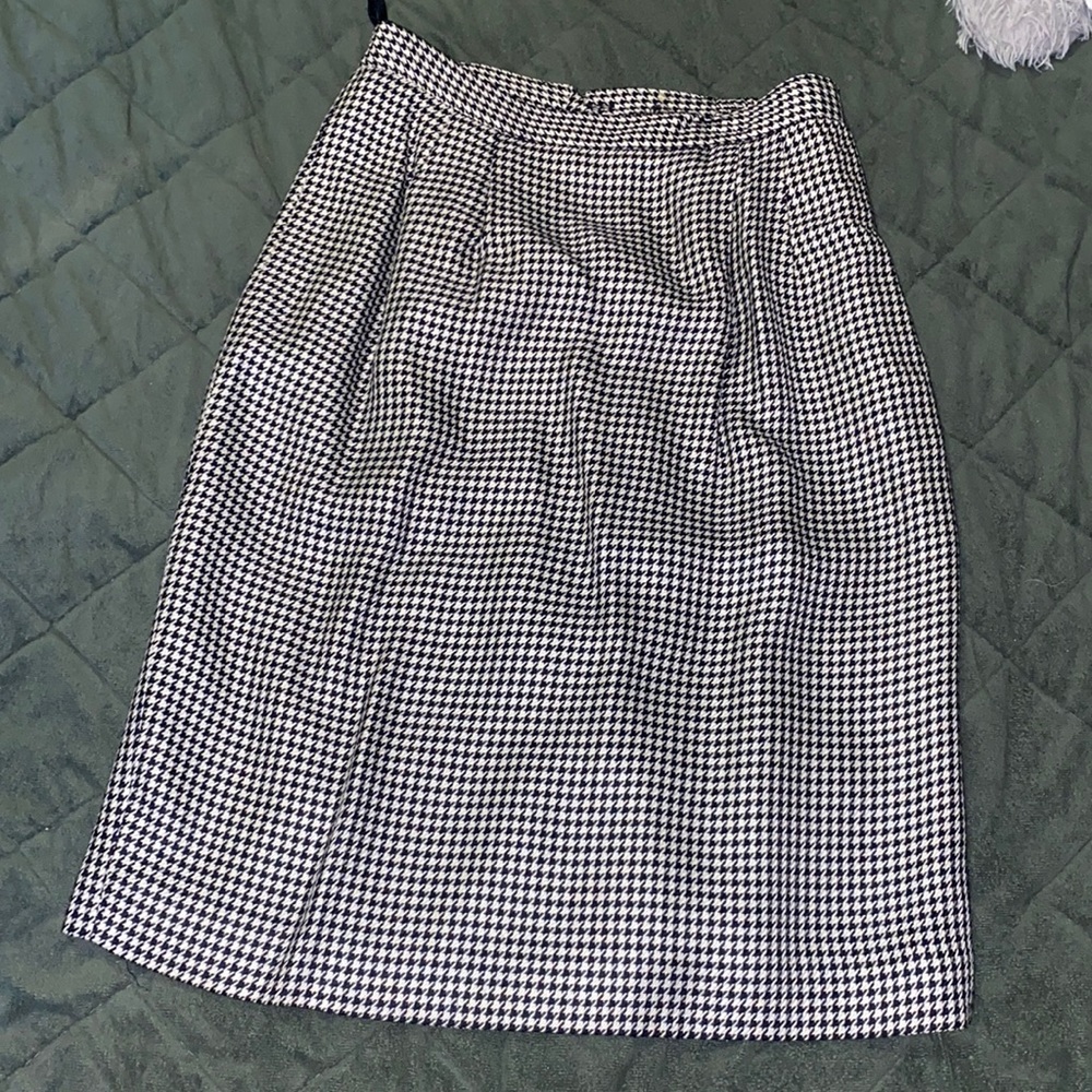 Black & white pencil skirt